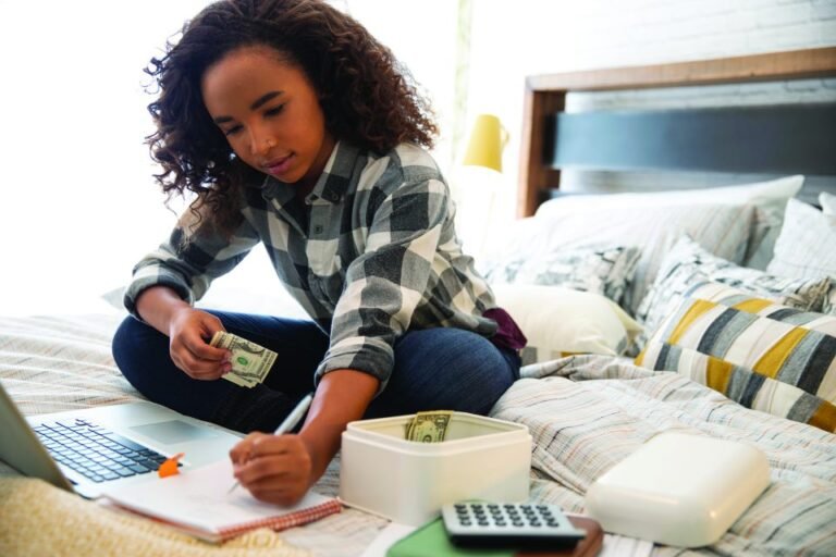 6 Steps for Teens to Plan Their Financial Future