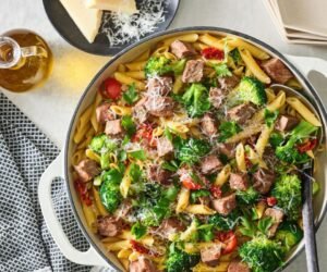Cheesy Prime Rib Pasta with Broccoli